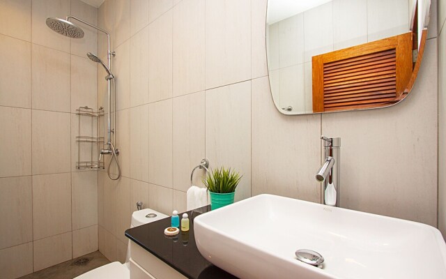 Interstellar Beachfront Villa B