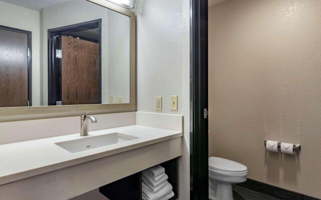 Comfort Inn & Suites Tualatin - Lake Oswego South