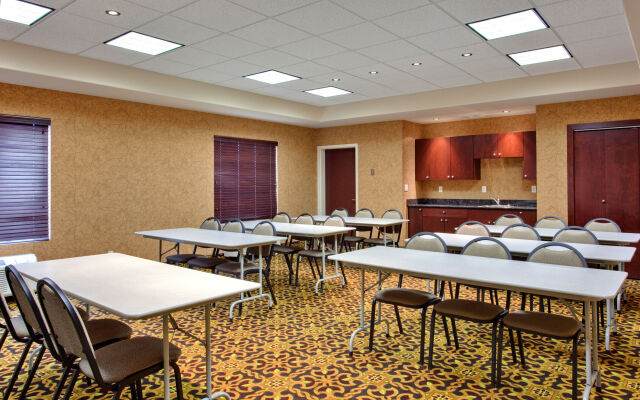 Holiday Inn Express Hotel & Suites WHITECOURT by IHG