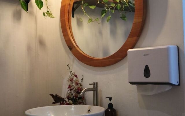 Semeru Hostel Malang - Adults Only