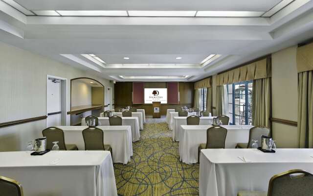 DoubleTree by Hilton San Pedro - Port of Los Angeles
