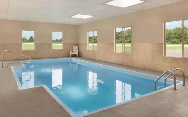 Baymont Inn & Suites by Wyndham Swanton/Toledo Airport