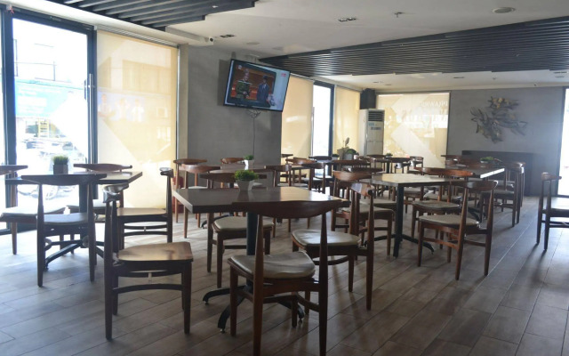 Grace Crown Hotel