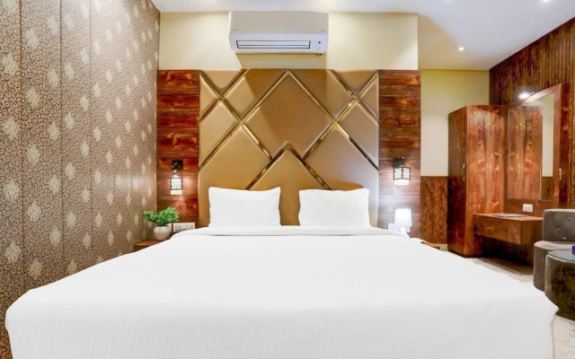 Luxurious Family Retreat With Pool in Patna