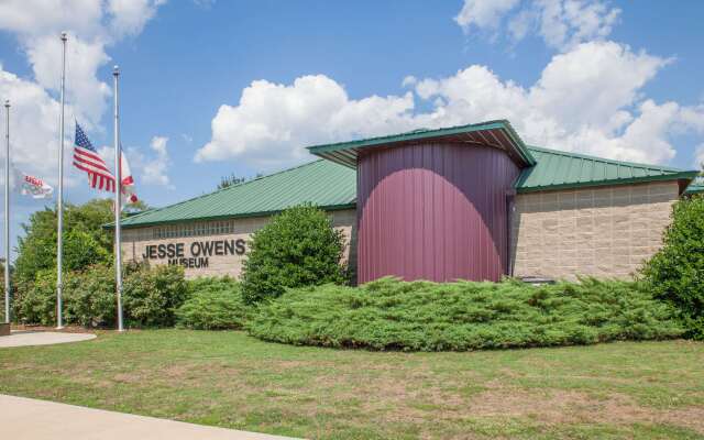 Days Inn by Wyndham Moulton