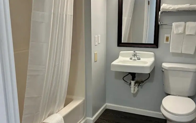 Rodeway Inn Clemmons - Winston-Salem Area