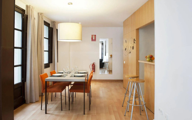 Aspasios Plaza Real Apartments