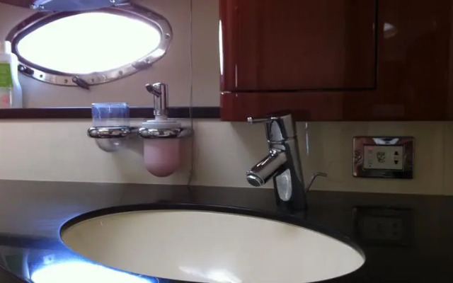 Luxe Yacht including SunSet Cruise