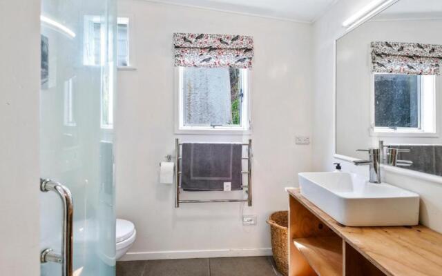 Snells Sanctuary - Snells Beach Holiday Home