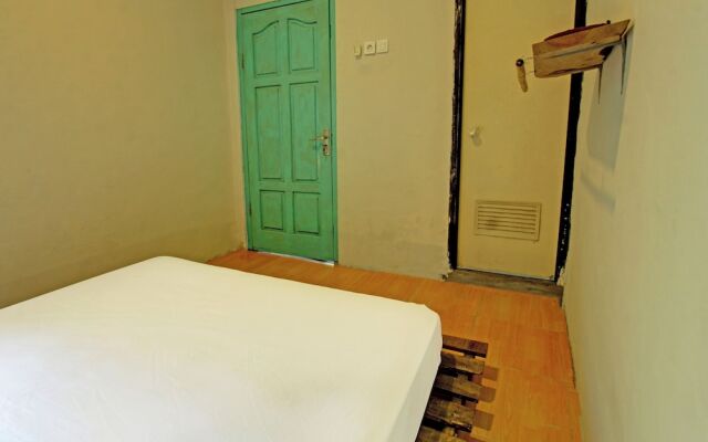 OYO 92825 Kamar Lombok