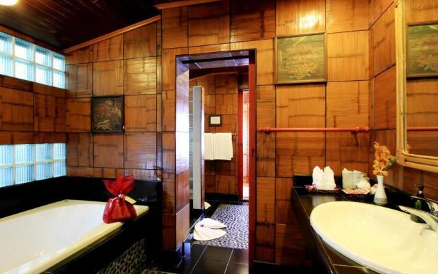 Mom Tri's Villa Royale