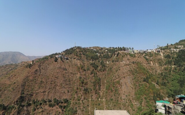 OYO 13922 Hill View 2BHK Kempty Fall