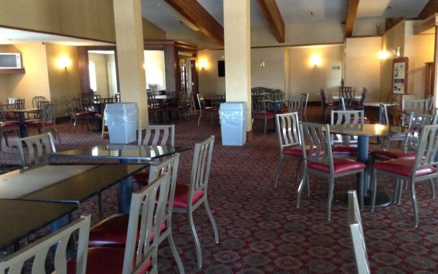 Hamilton Inn Select Beachfront Mackinaw City