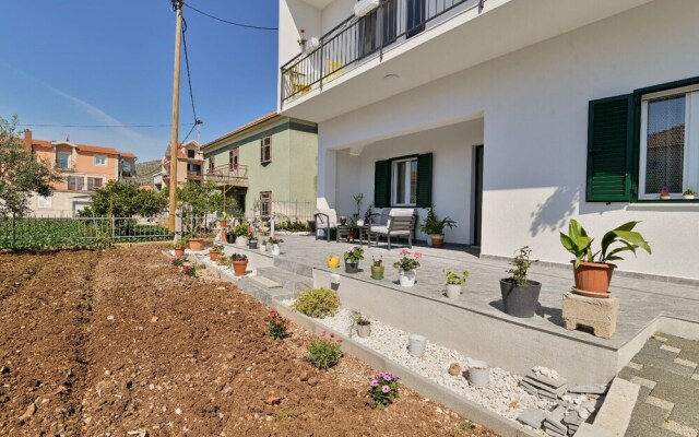Kati - Garden - A1