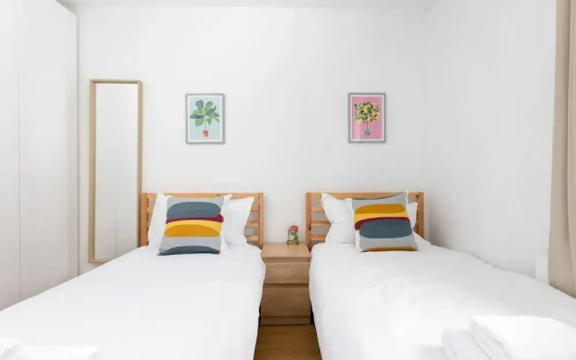 Modern Spacious Home In Well Connected Hammersmith