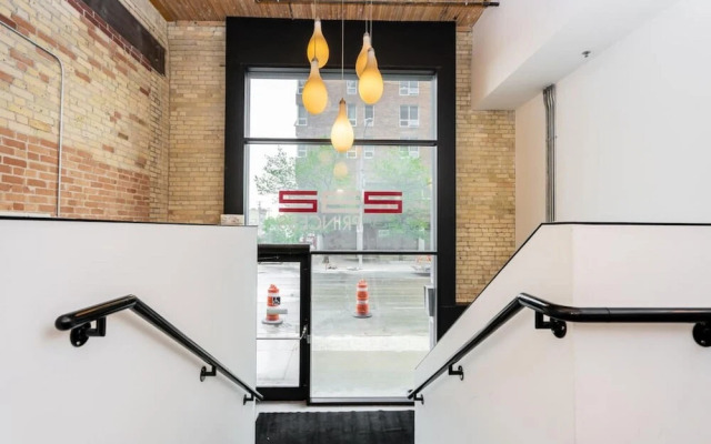 NY Style Loft w Parking Exchange District Gym
