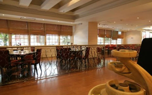 Imperial Suites Dubai