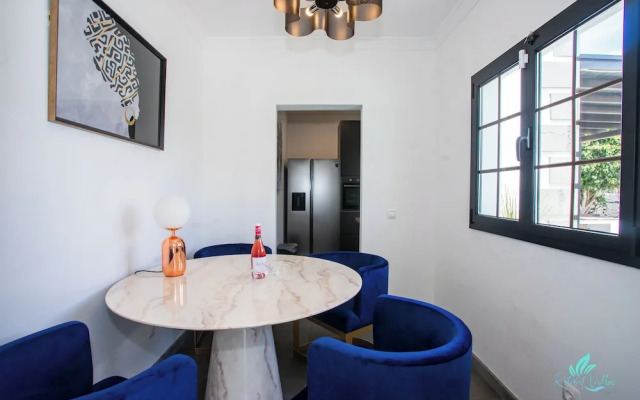 Gorgeous Newly Renovated 4-bedroom Villa!