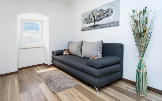 Beautiful Apartment in Veprinac With Wifi and 2 Bedrooms