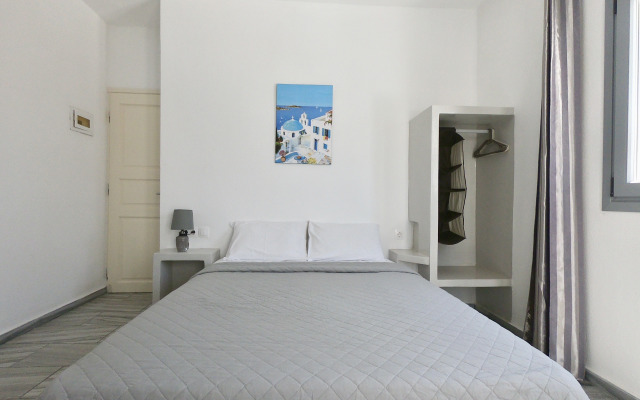 Anny Studios Perissa Beach