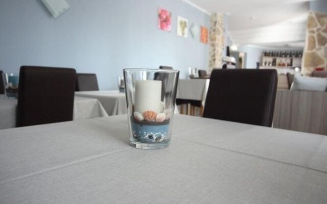 La Maison Rouge Resort