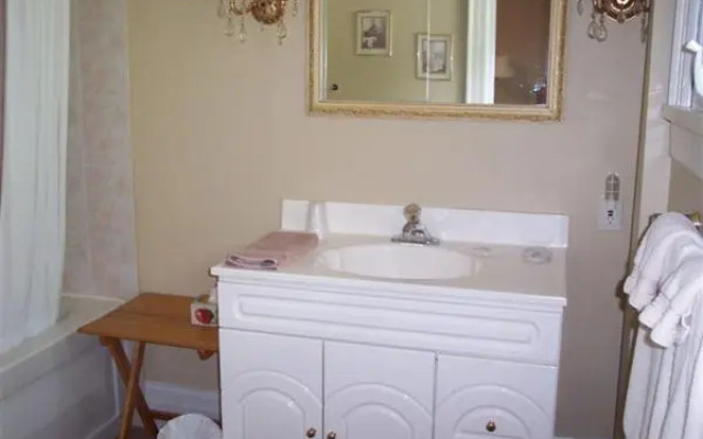 Bernard Gray Hall Bed and Breakfast