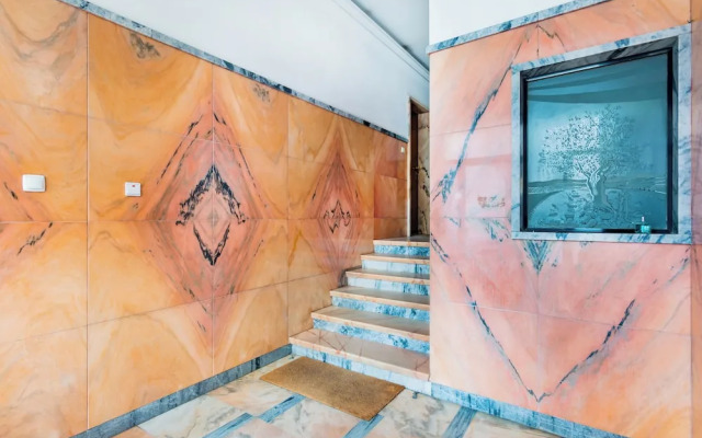 Oeiras Spacious and Coastal Flat