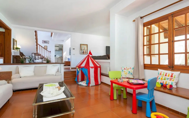 Villa Can Toni in Port de Pollen a