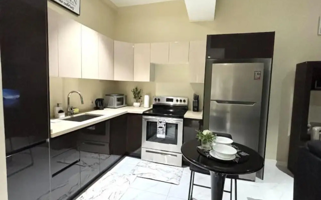 One Bedroom City Apartment with Pool