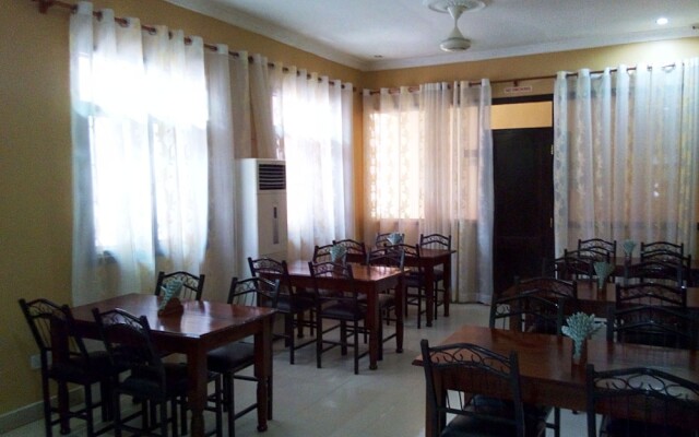 Triniti Airport Hotel