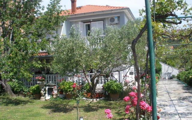 Apartmani i sobe Mara