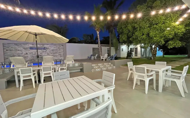 Zaba Beach House