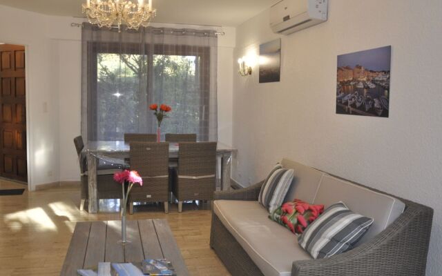 Classy Holiday Home With Swimming Pool, Garden, Tennis Court