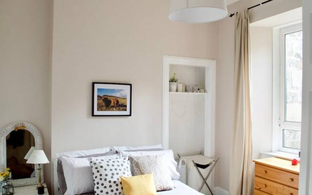 Lovely Home By The Union Canal