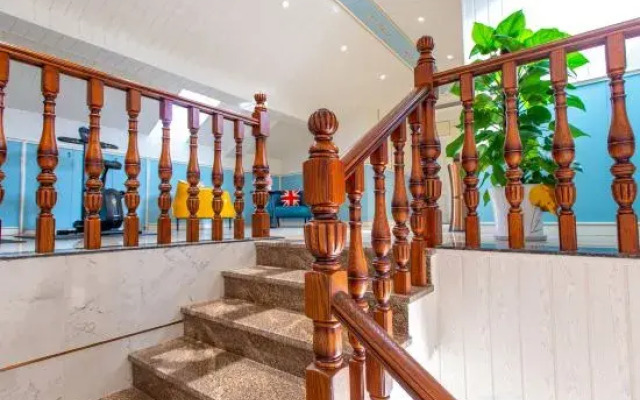 Deluxe Villa Boutique Hostel