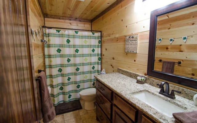 Four Leaf Clover Lodge - 4 Br Cabin