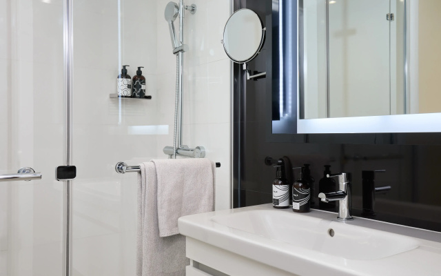 Отель INNSiDE by Melia Barcelona Apolo