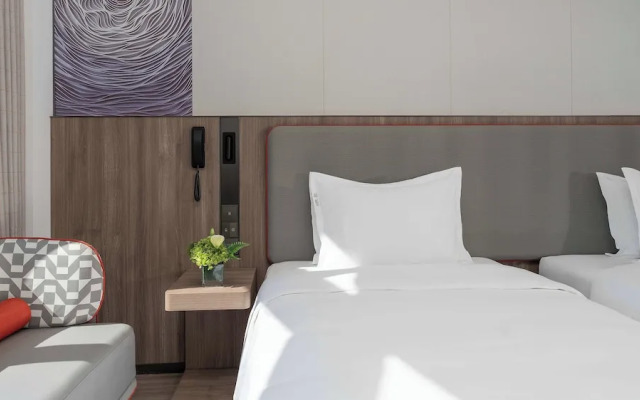 Holiday Inn Express Wuhan Jinyin Lake by IHG