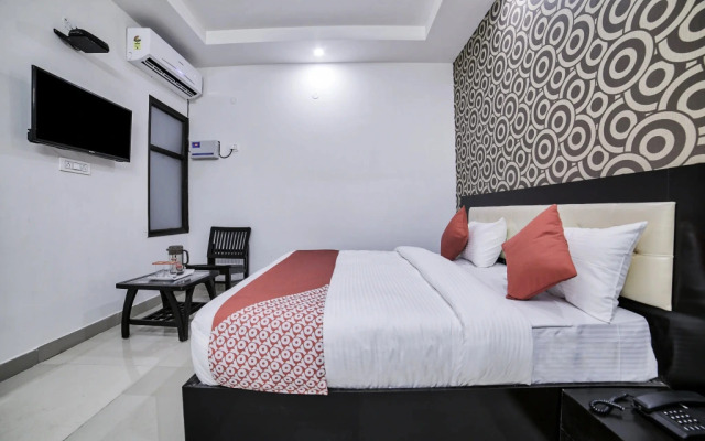Crown Residency by OYO Rooms