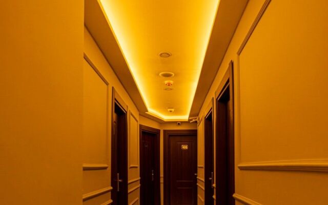 Viv City Hotel
