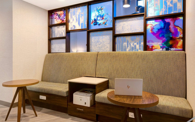 Hampton Inn & Suites Marina