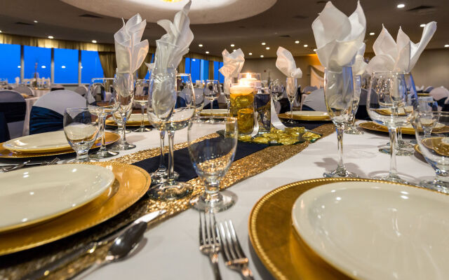 Holiday Inn Downtown - Mercy Area by IHG