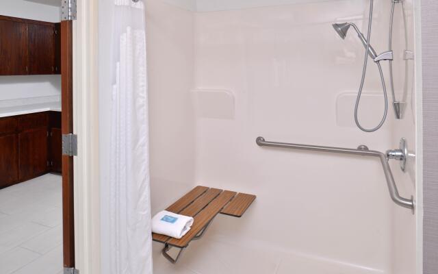 Holiday Inn Express & Suites Lonoke by IHG