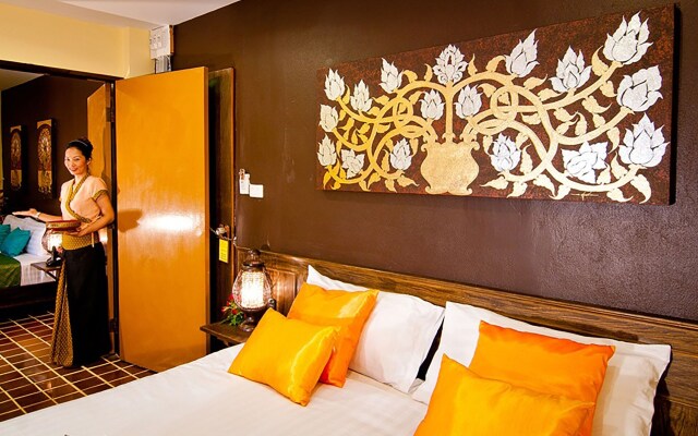 CM Night Bazaar Boutique Hotel