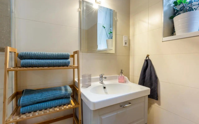 Industrial Style Appartment with AC steps to Gozsdu