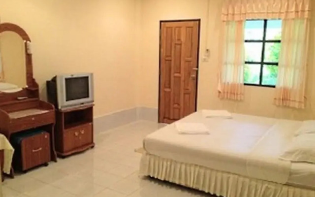 Rommai Chailay Resort & Seafood