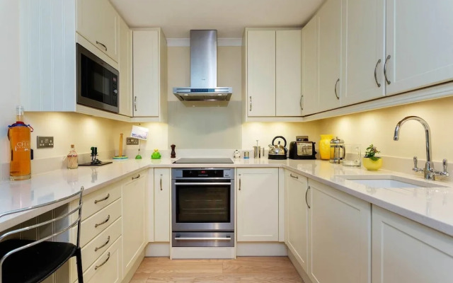 Battersea Dock Hideaway