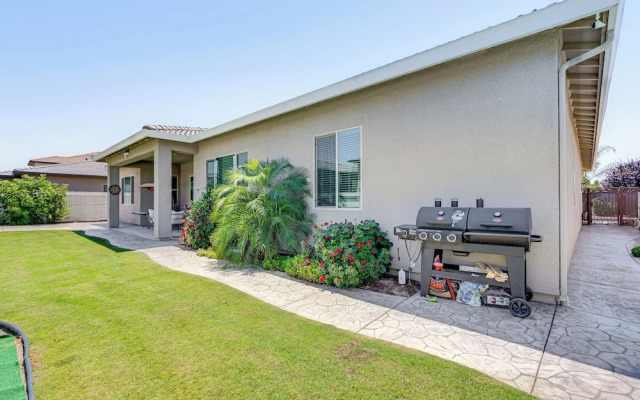 Beautiful Bakersfield Home ~ 8 Mi to Downtown!