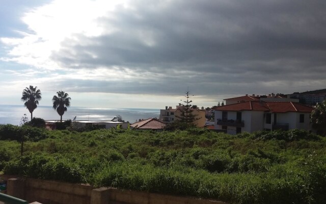 Apartment With one Bedroom in Caniço, With Wonderful sea View, Enclose