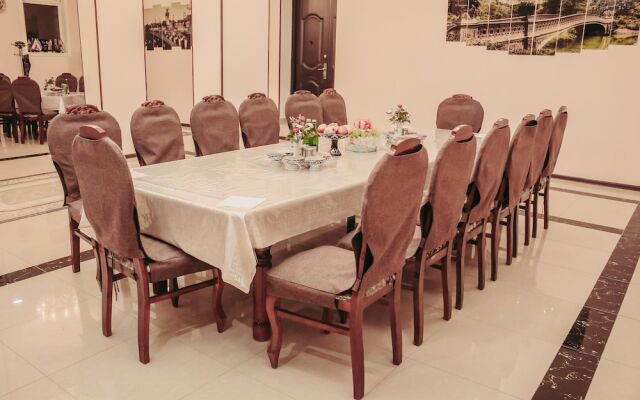 Navnihol Gold Hotel